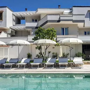 https://villa-felicia.lecce-hotels.com